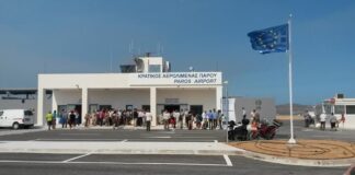 Πάρος: Απίστευτος συνωστισμός στο αεροδρόμιο