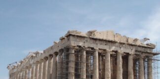 ΕΤ: Ανάπτυξη άνω του 13% με ώθηση από κατανάλωση και τουρισμό