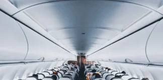 Αεροπορική εταιρεία προανήγγειλε αυξήσεις στις ασφαλιστικές κρατήσεις των ανεμβολίαστων