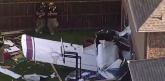 Εκπαιδευτικό μαχητικό συνετρίβη σε κατοικημένη περιοχή στο Τέξας