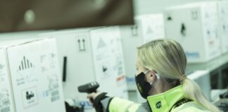 H UPS παρέδωσε διεθνώς πάνω από 1 δισ. εμβόλια Covid-19