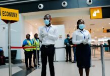 Χωρίς μάσκες σε αεροδρόμια και πτήσεις από Δευτέρα