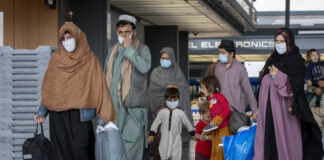 Βρήκε την οικογένειά του μετά από 5 μήνες, βρέφος που χάθηκε στο αεροδρόμιο της Καμπούλ