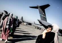 Ταλιμπάν: Απαγορεύουν στις γυναίκες να ταξιδεύουν μόνες με αεροπλάνο