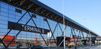 Σε «υποχρεωτική άδεια» το 20% του προσωπικού στο αεροδρόμιο Σερεμέτιεβο μετά τις κυρώσεις της Δύσης