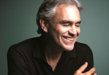 O Μποτσέλι μηνύει αεροπορική γιατί αγχώθηκε κατά τη διάρκεια πτήσης