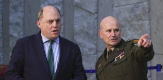 Ρωσικό αεροσκάφος εκτόξευσε πύραυλο κοντά σε βρετανικό πάνω από τη Μαύρη Θάλασσα