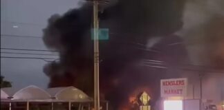 Συντριβή επιβατικού αεροσκάφους σε αντιπροσωπεία αυτοκινήτων στο Οχάιο