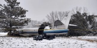 Αεροπλάνο με 53 σκύλους έκανε ολέθρια προσγείωση σε γήπεδο γκολφ