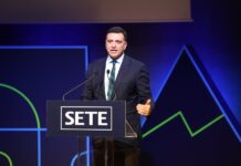 Κικίλιας: Στο +51% η κίνηση στα περιφερειακά αεροδρόμια σε σχέση το α’ 2μηνο του 2022
