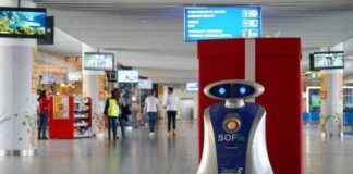 Ο ρομποτικός βοηθός καθαρισμού SOFie στο αεροδρόμιο της Σόφιας