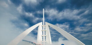 Ο Luke Czepiela γράφει ιστορία προσγειώνοντας αεροπλάνο στο Burj Al Arab