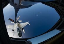 Ελληνικά F-16 εφοδιάζονται στον αέρα από αεροσκάφη της US Air Force
