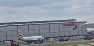 Χίθροου: Αεροπλάνο κόλλησε σε διάδρομο προσγείωσης