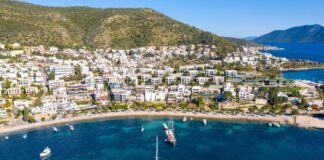 Το Μπόντρουμ περιμένει τους τουρίστες για μια τελευταία καλοκαιρινή απόδραση