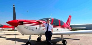 H 17χρονη Αιμιλία είναι πιλότος και μπορεί να πετάξει μόνη της αεροπλάνο
