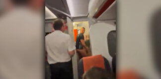 EasyJet: Ζευγάρι έγινε τσακωτό να κάνει σεξ στην τουαλέτα