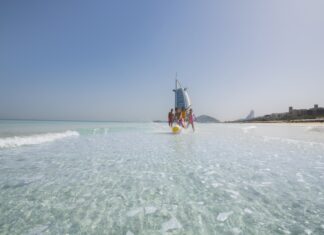 Η κάρτα επιβίβασης της Emirates «ξεκλειδώνει» εκατοντάδες προσφορές