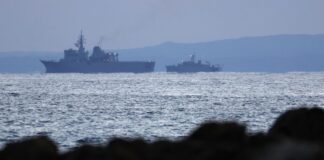 Ιαπωνία: Πέντε σοροί στα συντρίμμια του αμερικανικού αεροσκάφους