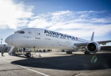 Air France: Αποσυμπιέστηκε το αεροπλάνο και έπεσαν οι μάσκες
