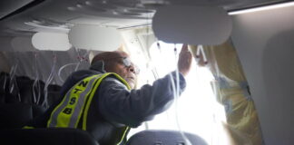 Αεροπορικές και ρυθμιστικές αρχές παίρνουν μέτρα για τα Boeing 737 Max Jets μετά το ατύχημα στο Πόρτλαντ