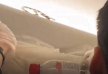 AirAsia: Βρήκαν φίδι σε πτήση