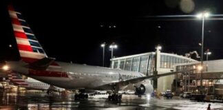 Boeing 777-200 της American Airlines έκανε αναγκαστική προσγείωση εξαιτίας ρωγμής