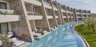 Το W Costa Navarino επιστρέφει στις 9 Απριλίου