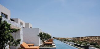 Άνοιξε τις πόρτες του το Odera Tinos, Autograph Collection