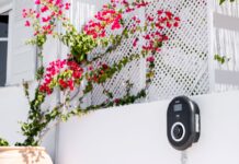 Aria Hotels: Εγκατάσταση του πρώτου φορτιστή ηλεκτρικών αυτοκινήτων στην Κίμωλο