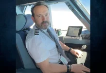 Ο πιλότος Κώστας Μακεδόνας: Η φωτογραφία μέσα σε αεροσκάφος