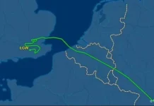 Αεροπλάνο της British Airways χτυπήθηκε από κεραυνό