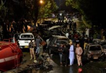 Ένας νεκρός και 10 τραυματίες από έκρηξη κοντά στο αεροδρόμιο του Καράτσι