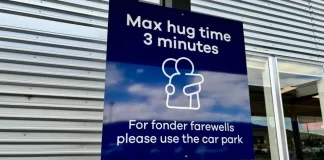 «Συντομεύετε με τις αγκαλιές»: Χρονικό όριο βάζει αεροδρόμιο στη Ν. Ζηλανδία