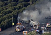 Αεροσκάφος συνετρίβη πάνω σε αυτοκίνητο στις ΗΠΑ