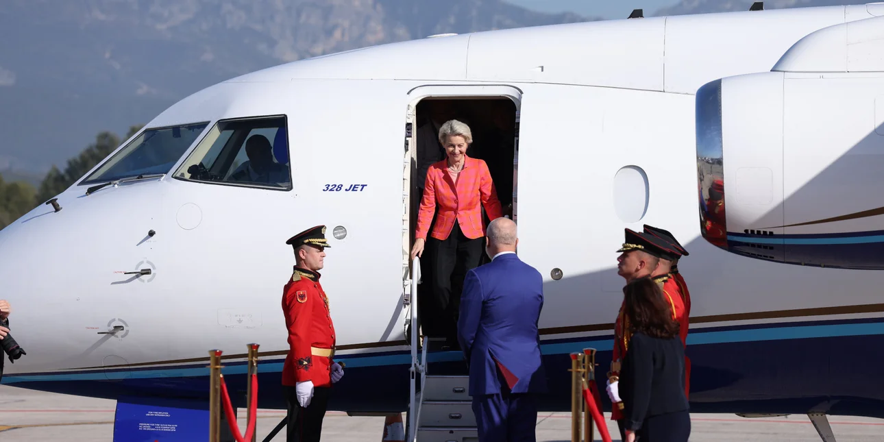 ursula-von-der-leyen-apovivasi-aeroskafos-2022.jpg