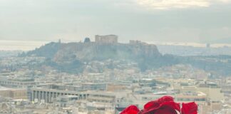 Χριστούγεννα με εκδηλώσεις και εορταστικά μενού στο St. George Lycabettus