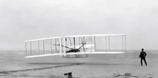 Η πρώτη πτήση με αεροπλάνο και πώς το αεροσκάφος των αδερφών Wright έφτασε ως το φεγγάρι