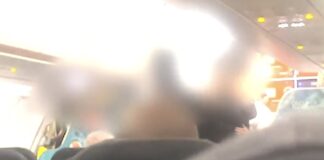 easyJet: 16χρονη απειλούσε να μαχαιρώσει το πλήρωμα επειδή έβηχε 10χρονη