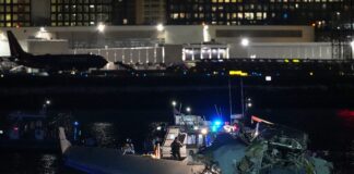 Ουάσινγκτον: Φόβοι ότι και οι 64 επιβαίνοντες του αεροπλάνου της American που συγκρούστηκε με ελικόπτερο είναι νεκροί