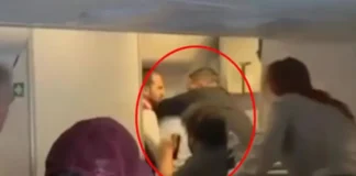 Επιβάτης προσπάθησε να ανοίξει έξοδο κινδύνου