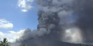 Τέφρα χιλιομέτρων στην Ινδονησία-Επηρεάστηκαν πτήσεις