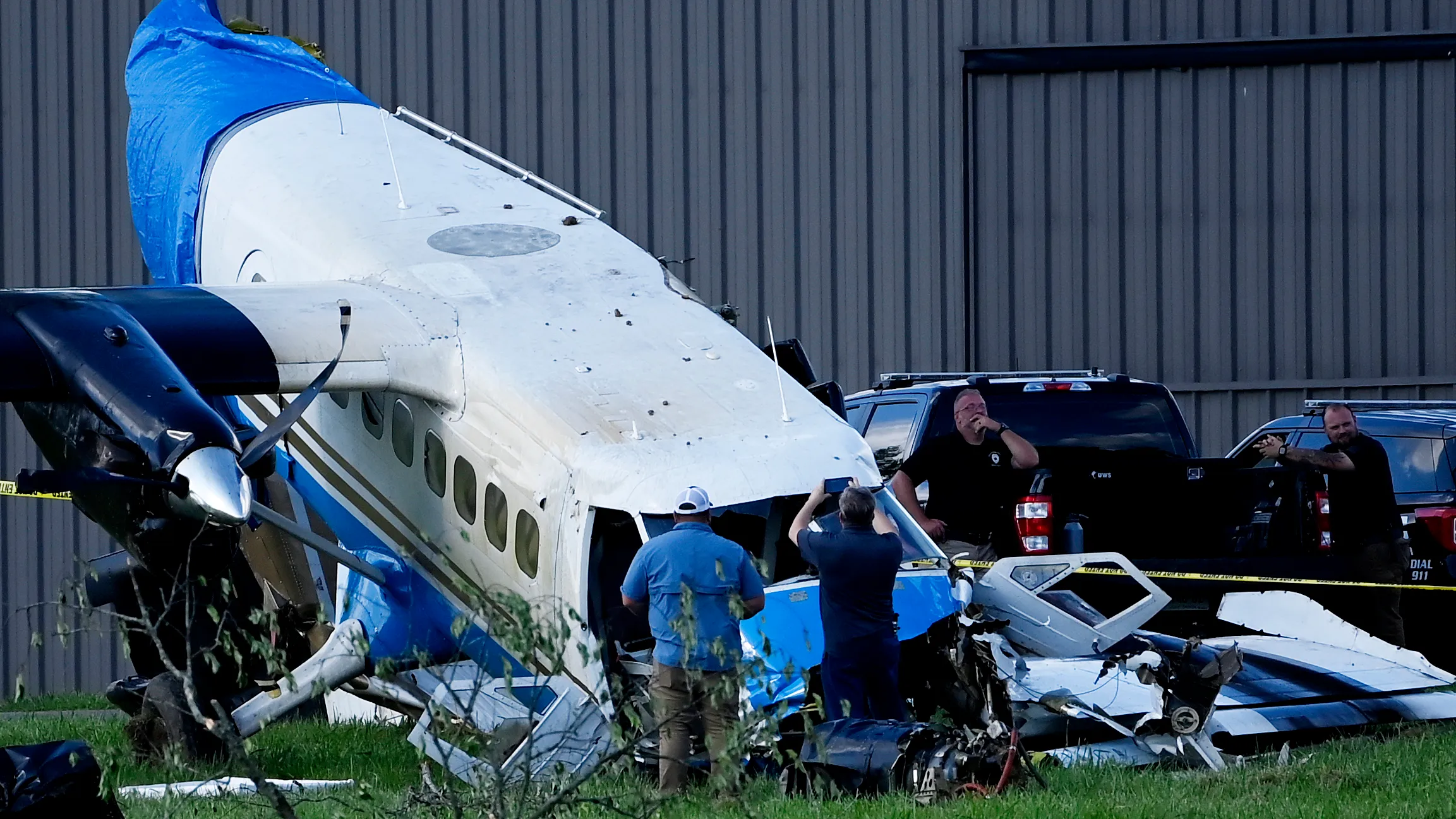 84106535007-plane-crash-07