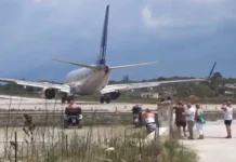 Σκιάθος: Τουρίστρια παρασύρθηκε από τουρμπίνα αεροσκάφους