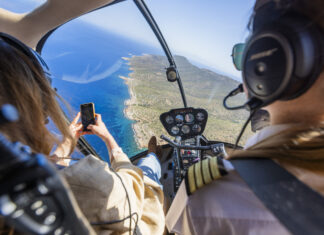 hoper: Γιατί να περιμένεις στο καράβι, όταν μπορείς να πετάξεις με ελικόπτερο;