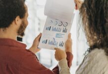 Ανοδική πορεία για τουρισμό, εισπράξεις και βραχυχρόνιες μισθώσεις