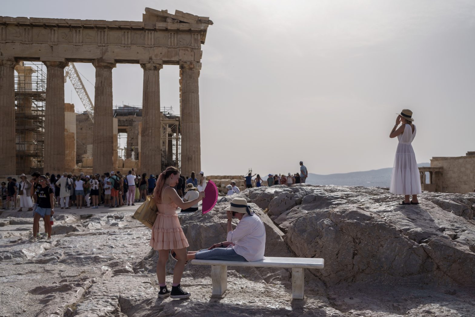 AP25009859015335-1568x1045