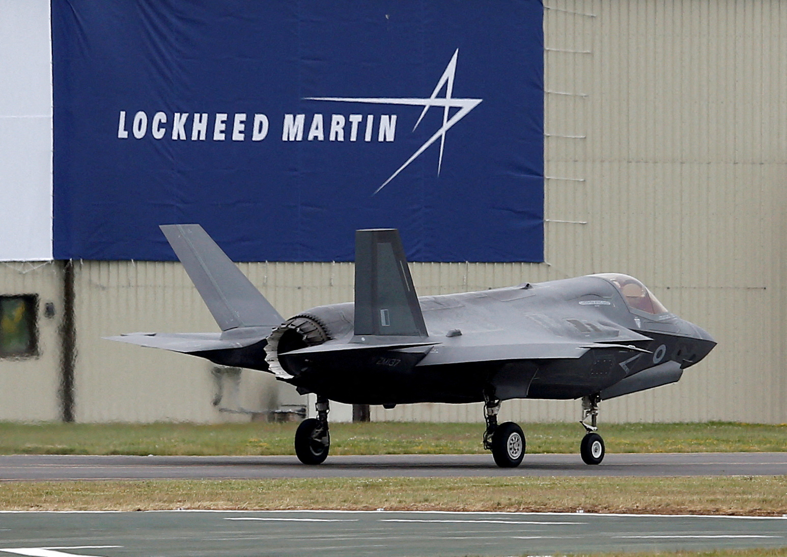 FILE PHOTO: FILE PHOTO: A RAF Lockheed Martin F-35B fighter jet taxis along a runway