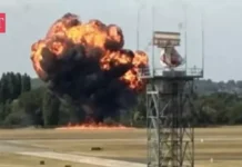 Τραγωδία με τέσσερις νεκρούς από πτώση αεροσκάφους στο Southend