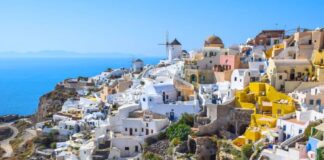 Τι συμβαίνει φέτος στη Μύκονο και τη Σαντορίνη;